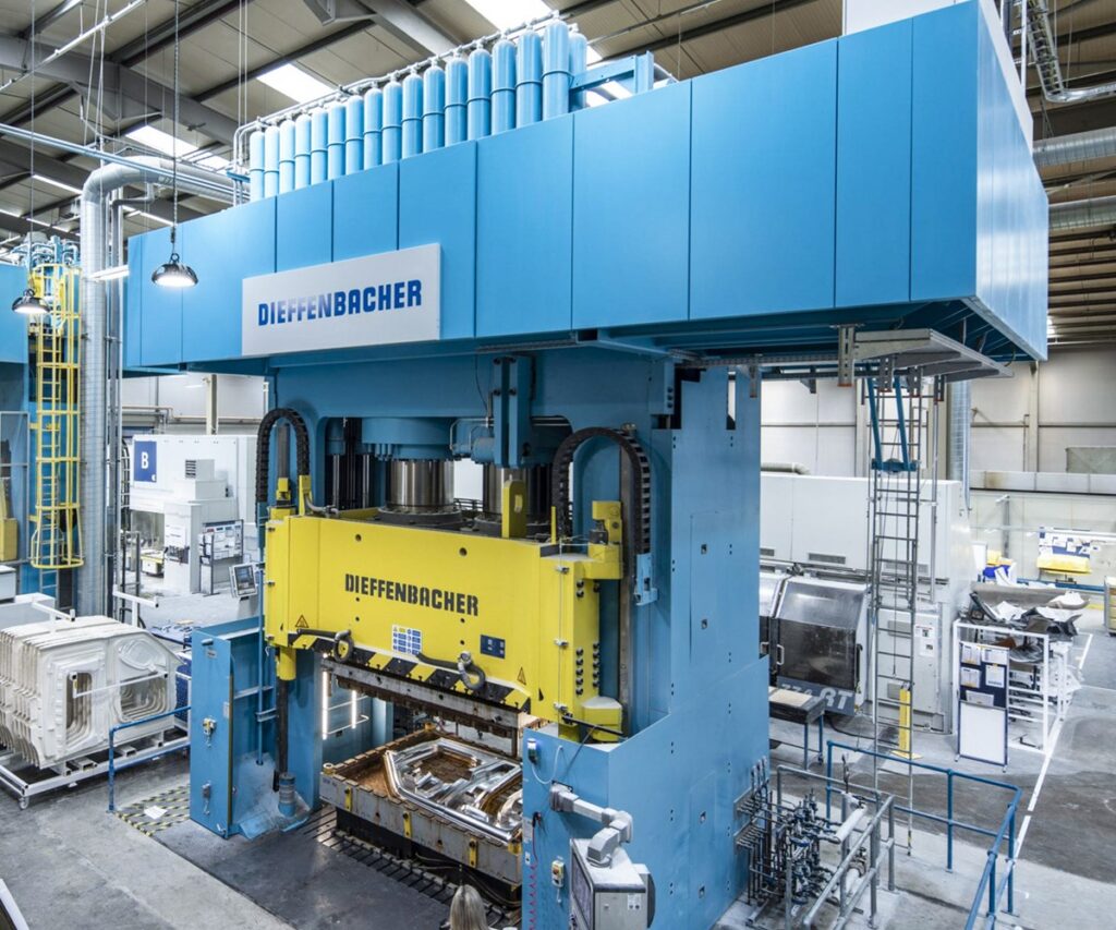 Power factor correction and voltage optimisation